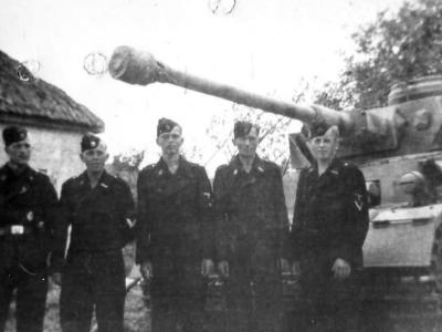 Panzer IV and Waffen SS crew Russia