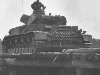 Pz.Kpfw IV ausf C on bridge