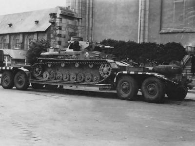 Panzer IV Ausf C on Sd.Ah.116 low loader trailer