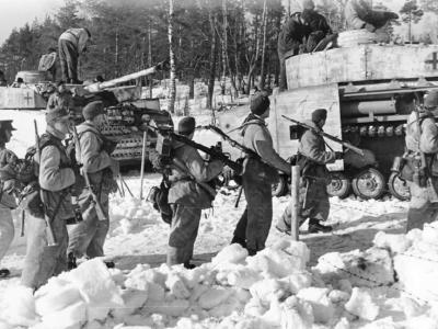 Panzer IV with winter camouflage Eastern Front 1943