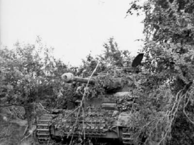 Front view of a heavily camouflaged Panzer IV in France 1944