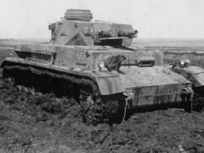 Panzer IV Ausf F1 in mud