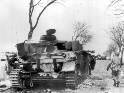Wreckage of a German Panzer IV, Western Front 3