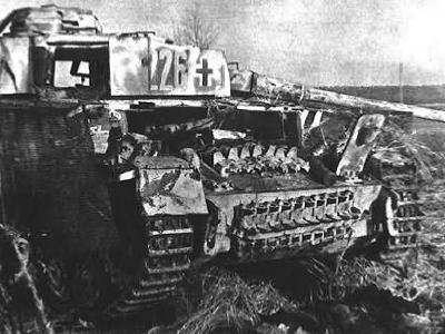 knocked out Panzer IV number 226