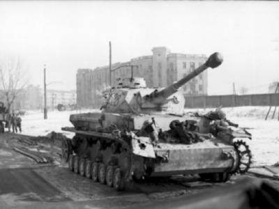 Damaged Panzer IV Ausf. G Kharkov 1943