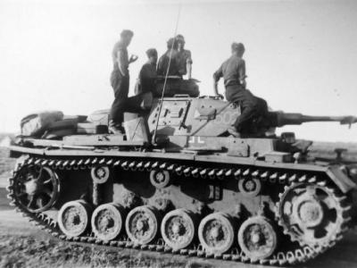 Crew atop a Panzerkampfwagen III 502