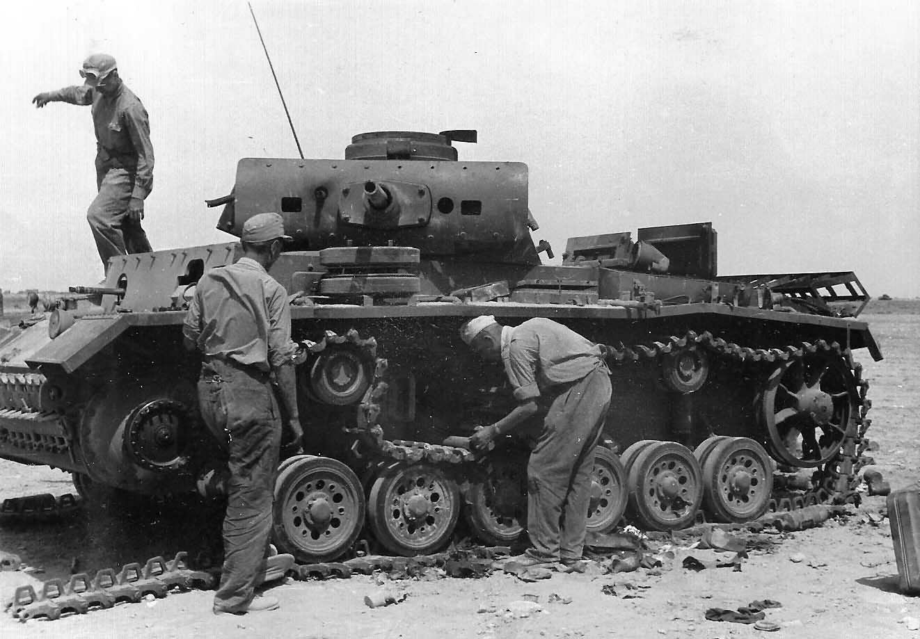 Panzer III June 1942 DAK 4 | World War Photos