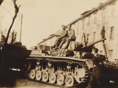 Crew atop a Panzer III ausf H 3