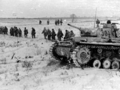 Waffen SS Grenadiers and Panzer III code 301