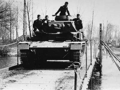 Panzer IV Ausf E tank crossing bridge, front view