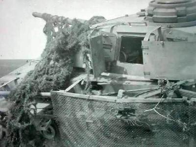 Destroyed Panzer IV Ausf J Thoma schurzen
