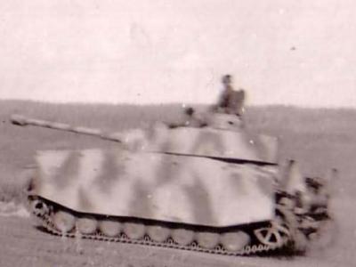 Panzer IV late with schurzen