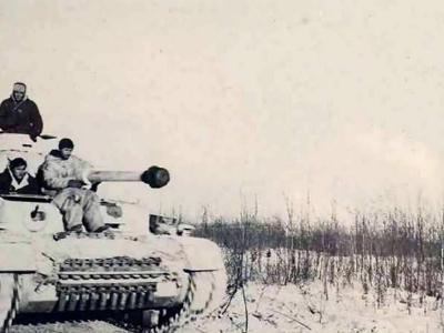 Panzer IV „lang” tank with winter camo