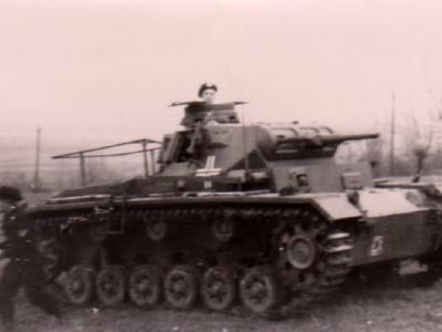 BefehlsPanzer III Ausf H with Rahmenantenne 2