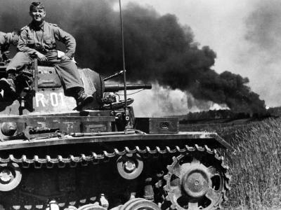 Befehlspanzer III Ausf H code R01 in action in Russia