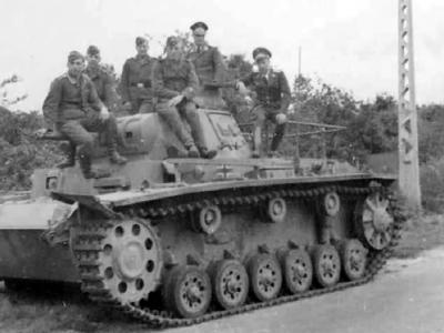 PanzerBefehlswagen III Ausf.E with Rahmenantenne