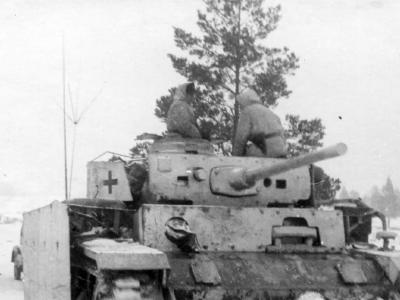 Panzerbefehlswagen III with Schurzen winter