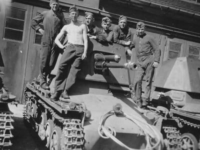 Panzerjager I and its crew