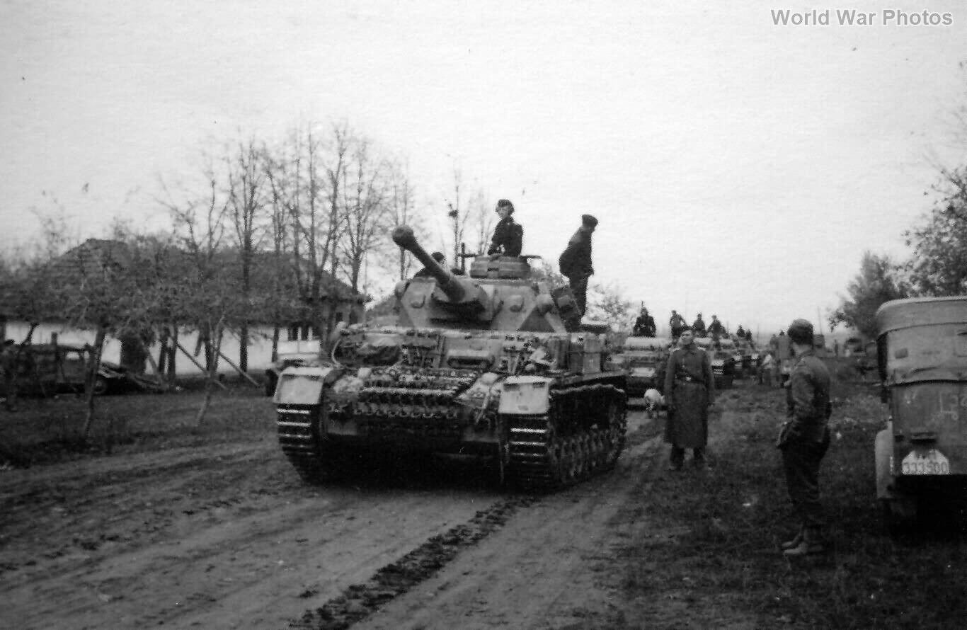 Panzer IV Ausf F2 Eastern Front 26 | World War Photos