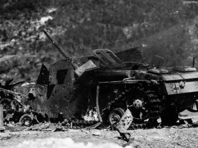 Burnt wreckage of StuG Italy 20 March 1944
