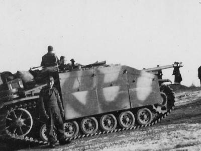 StuG 40 with side-skirts