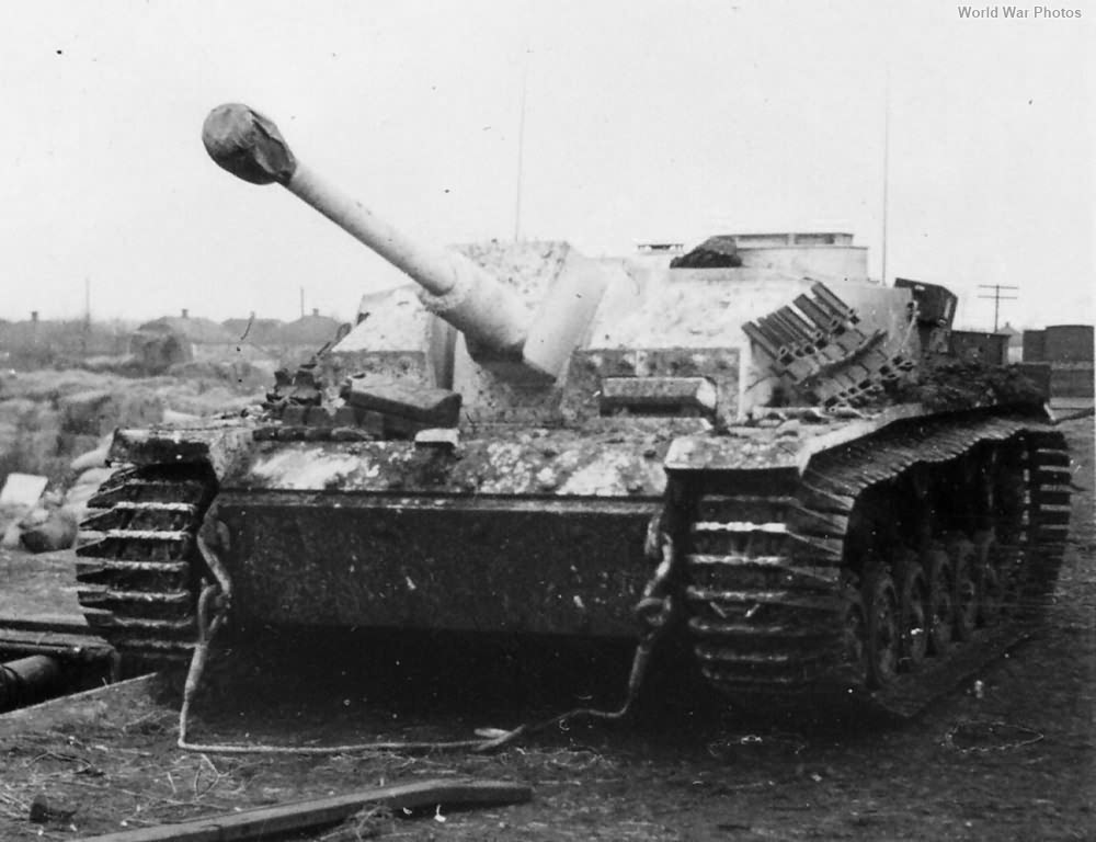StuG Ausf G with Ostketten | World War Photos