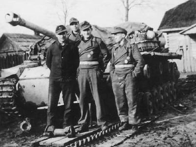 Crew and StuG 40