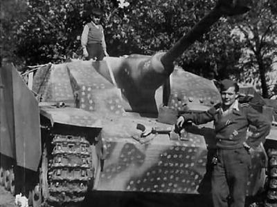 StuG 40 Ausf G with saukopfblende