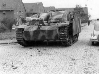 StuG 40 Ausf G with side schurzen