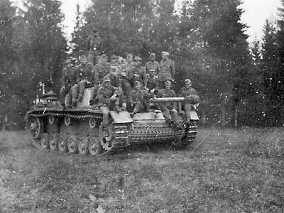 StuG 40 and German troops