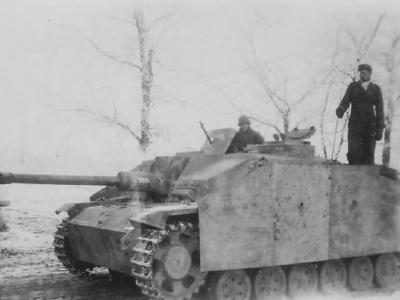 German StuG 40 Ausf G with schurzen – side view