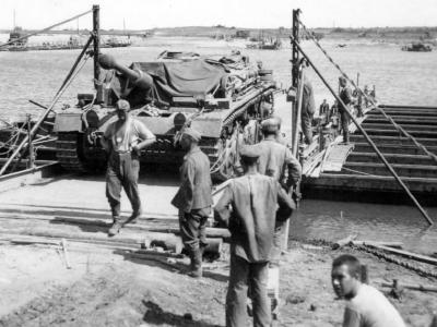 StuG 40 Ausf F assault gun 17