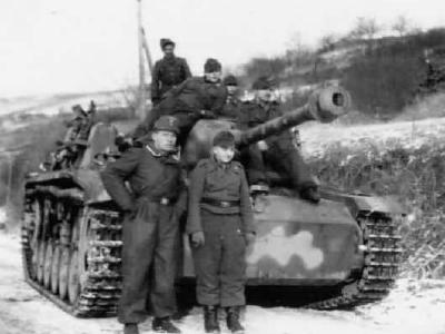 StuG 40 assault gun with saukopfblende
