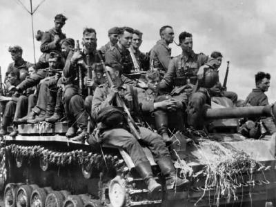 StuG III and Grenadiere