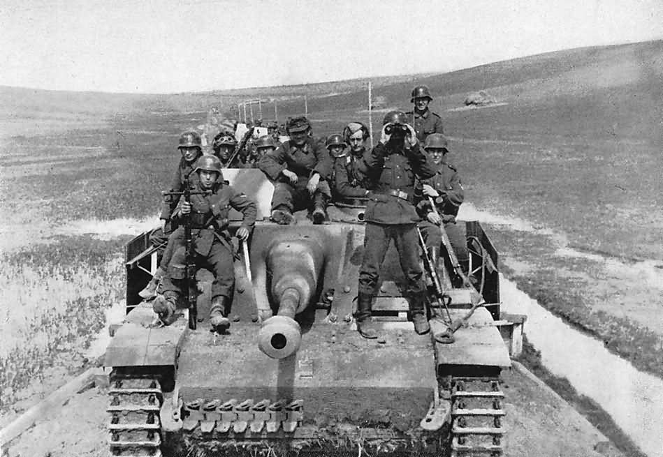 StuG III Ausf G of Grossdeutschland Division 1944 | World War Photos