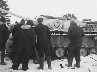 StuG III Ausf F winter camo 3