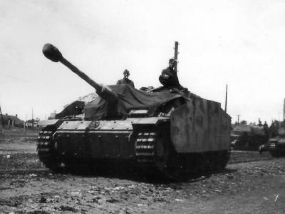 Sturmgeschutz StuG 40 with schurzen