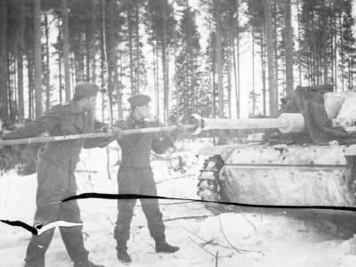 Sturmgeschutz III of Abteilung 322 in winter
