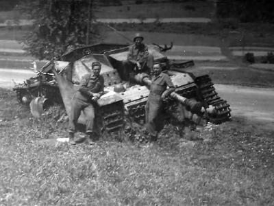 knocked out StuG 40 and GIs