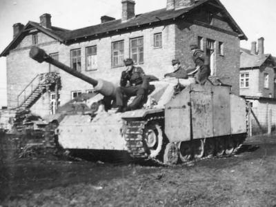 tank destroyer StuG 40 Ausf G with shurzen