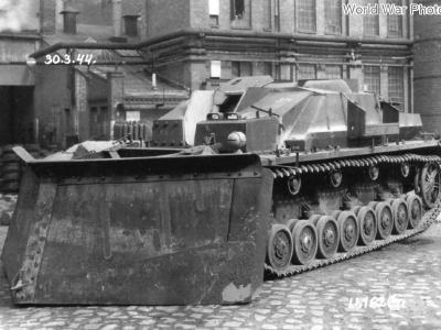 Ramschaufelpanzer StuG IV 30 March 1944