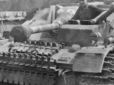 StuG IV front view