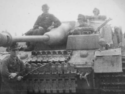 Stug IV zimmerit and ostketten
