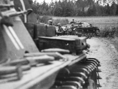 Sturmgeschütz from Stug.Abt. 185 in action Riga 1941
