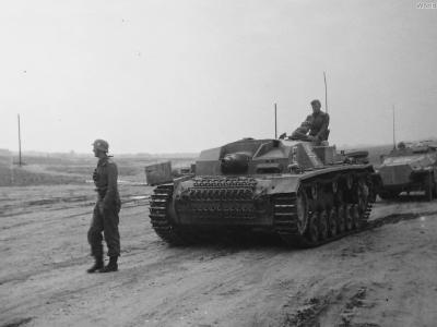 StuG III Ausf B and Sd Kfz 252 of the Stug.Abt 192
