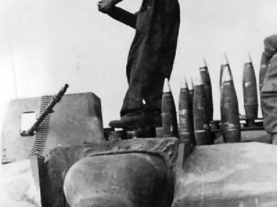 Loading ammunition into StuH 42