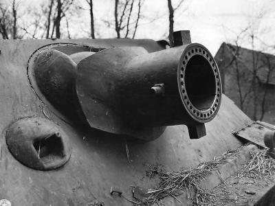 Sturmtiger captured at Oberembt – gun mantlet