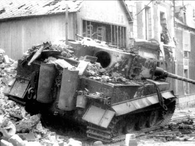 Tiger Ausf E of schwere SS-Panzer-Abteilung 101, tank number 111 – Normandy 1944