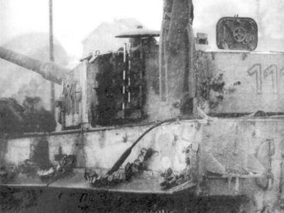 Panzer VI Tiger of Schwere Panzer-Abteilung 501, tank number 111 winter camo Eastern front