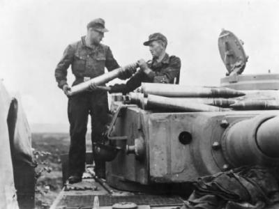 Early Tiger from 4./SS-Panzerregiment 1 Leibstandarte SS Adolf Hitler – Belgorod